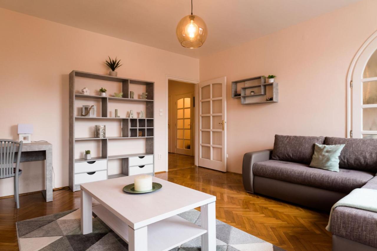 Szeged Gyoengye Apartment Exterior photo