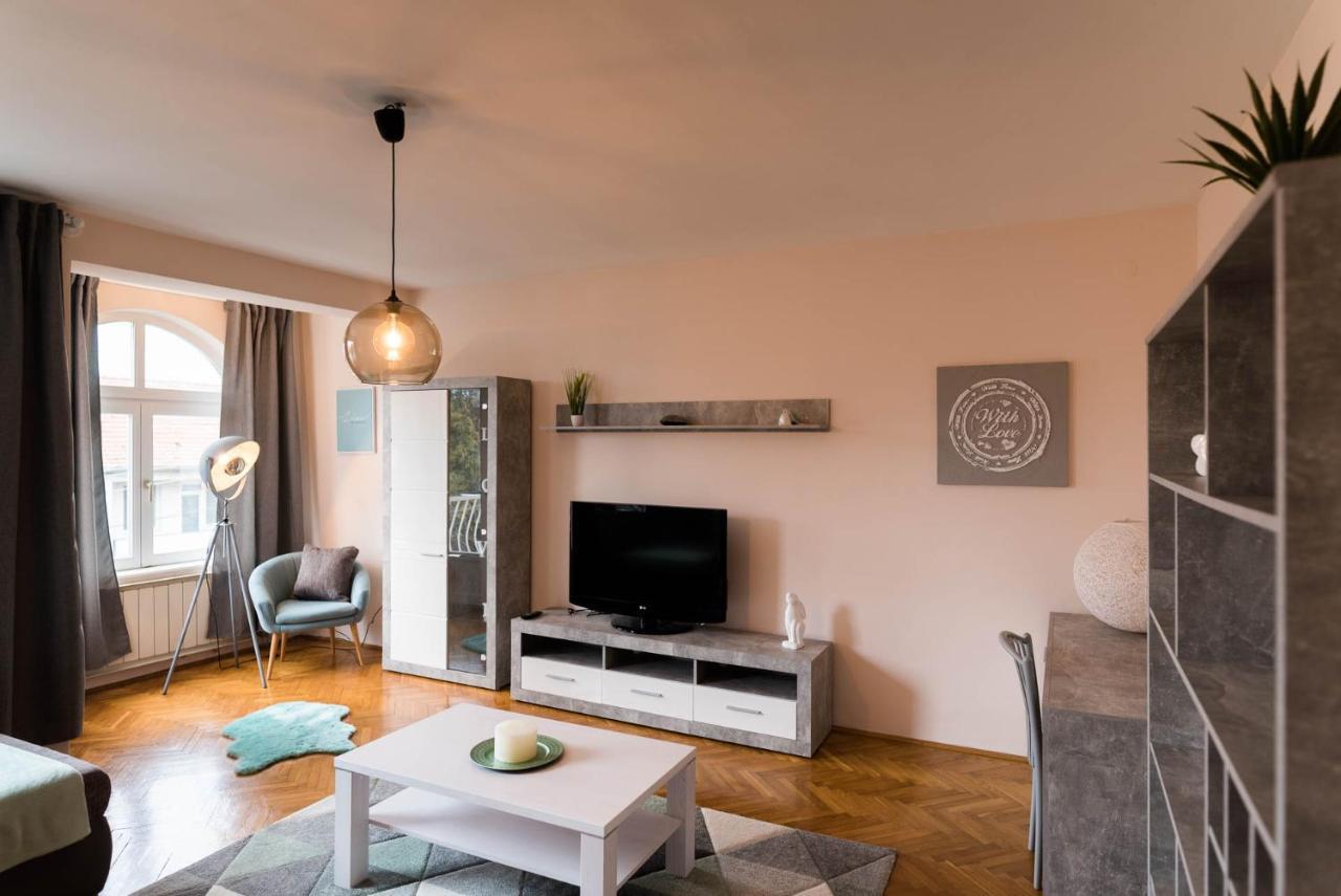 Szeged Gyoengye Apartment Exterior photo